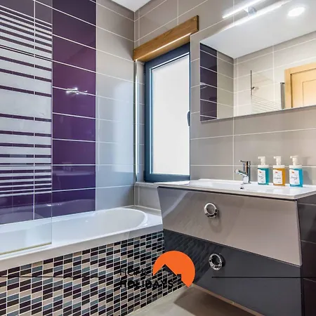 Vila #125 By Holidays *