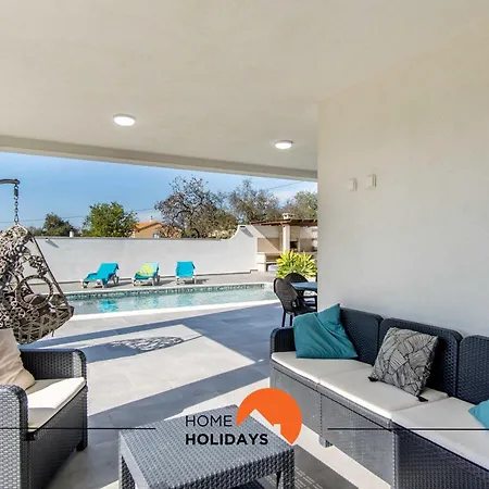 #125 By Holidays Villa Alcantarilha