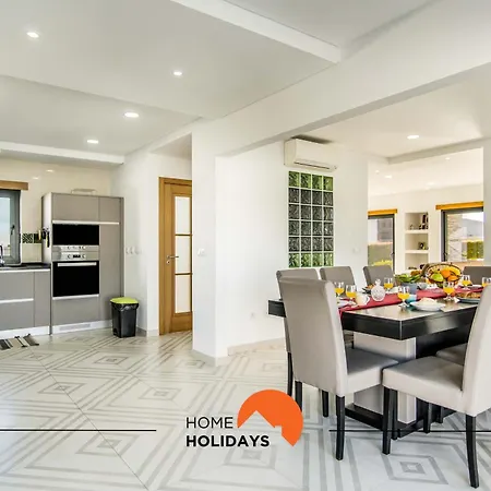 #125 By Holidays * アルカンタリーリャ