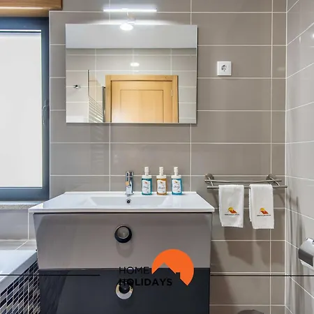 #125 By Holidays Villa Alcantarilha